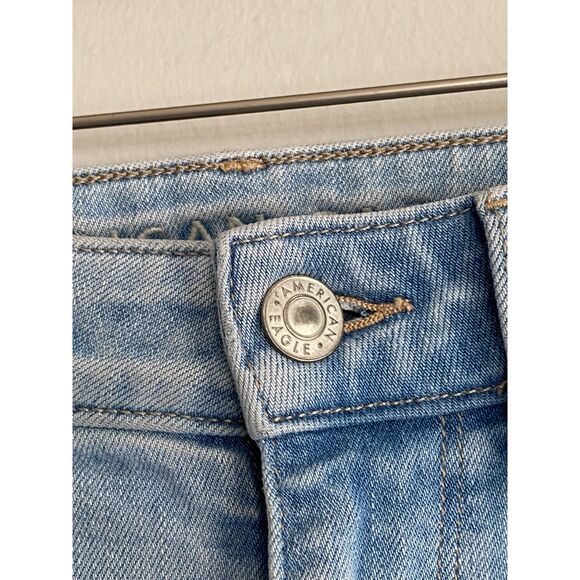 American Eagle Distressed Super High Rise Flare Stretch Light Wash Jeans Size 2 - Picture 8 of 10